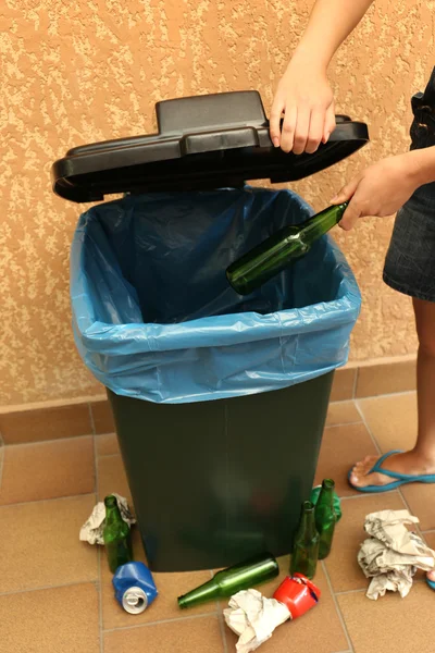 Recycling bin on wall background — Stock Photo, Image