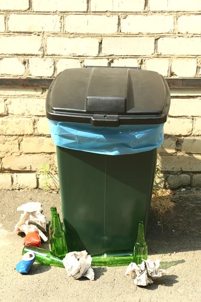 Recycling bin outdoors — Stock Photo, Image