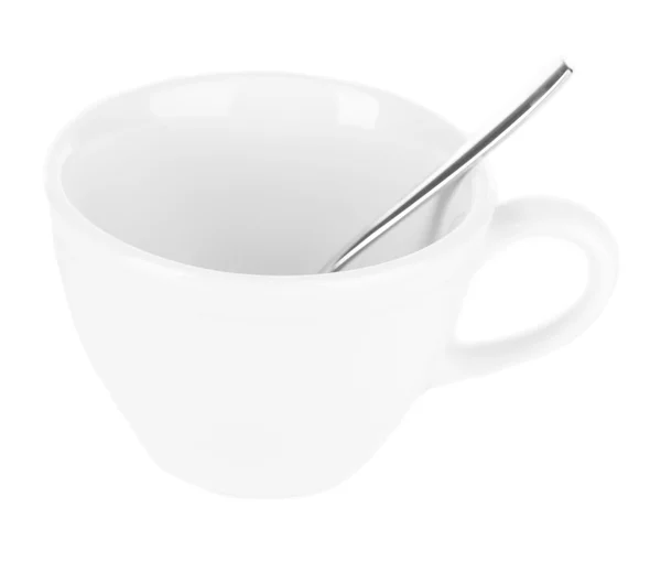 Taza vacía con cuchara de té aislada en blanco — Foto de Stock