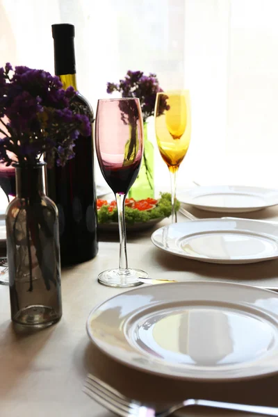 Restaurant table setting — Stock Photo, Image