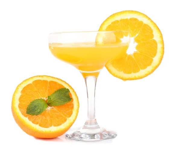 Orange cocktail isolerade på vitt glas — Stockfoto
