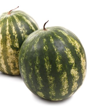 Bütün karpuz üzerinde beyaz izole