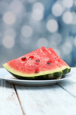 taze dilim karpuz parlak zemin üzerinde tablo