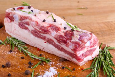 ham pastırma ile baharat ahşap tablo