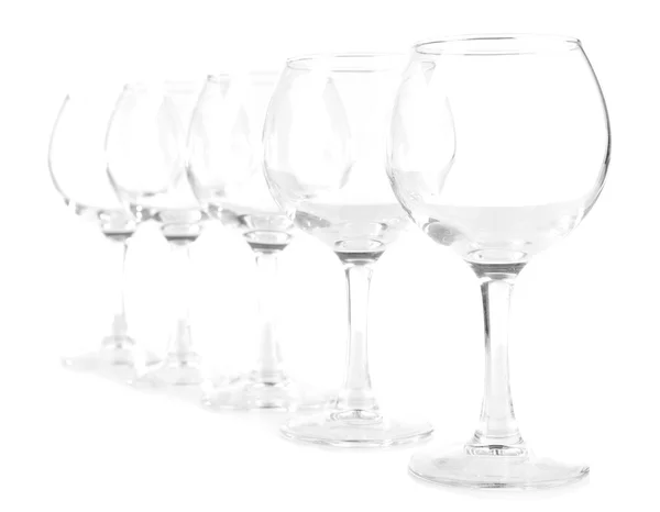 Copos de vinho vazios isolados em branco — Fotografia de Stock