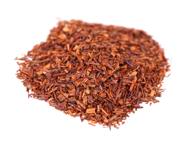 Getrockneter Rooibos-Tee, isoliert auf weiß — Stockfoto