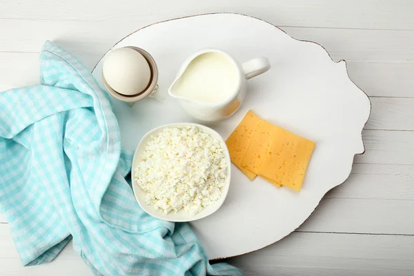 Sarapan lezat dengan susu, telur dan keju cottage — Stok Foto