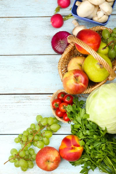 Kerangka musim panas dengan sayuran organik segar — Stok Foto