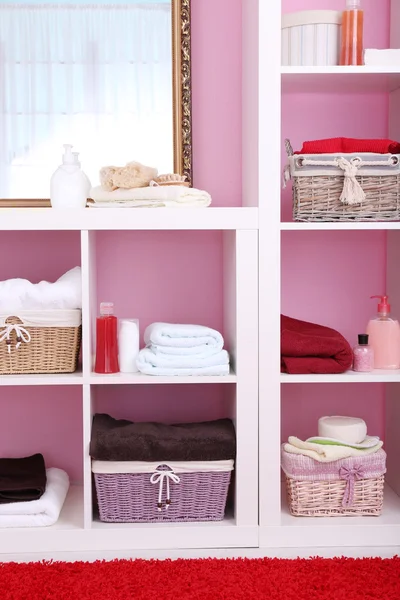 Estantes en el interior del baño —  Fotos de Stock