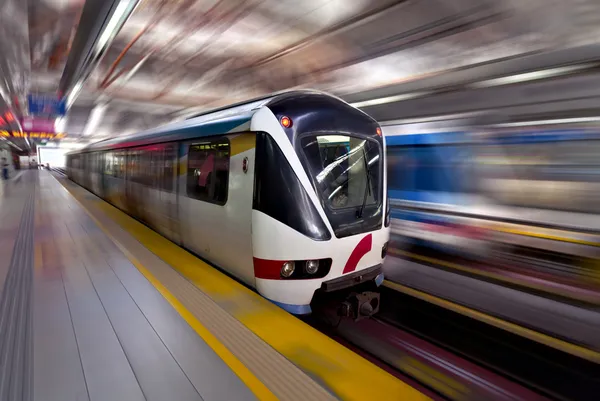 在议案中，吉隆坡快速轻铁列车 — 图库照片