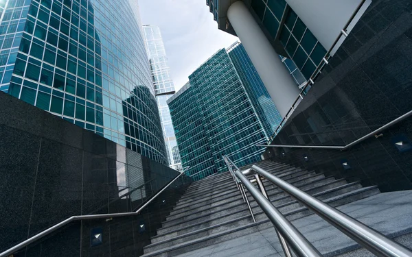モスクワ国際ビジネス センターへの階段 ストック画像