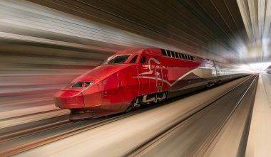 yüksek hızlı tren hareket