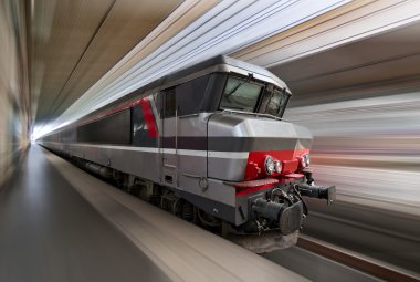 yüksek hızlı tren hareket