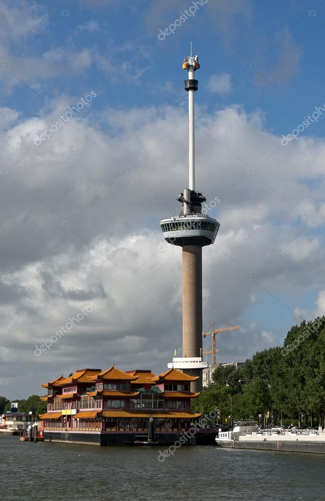 euromast et chinois hôtel à rotterdam — photographie metlion © #45451099