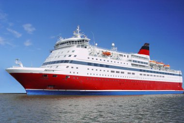 Cruise Gemi demirli deniz