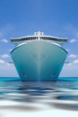 Cruise Gemi demirli deniz