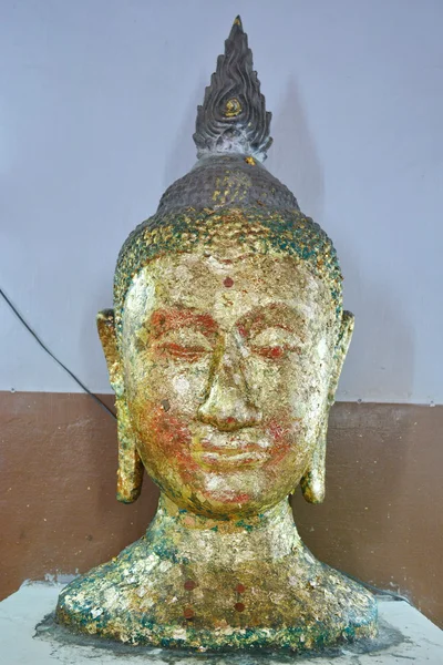 Wunderschöne Buddha-Statue aus dem Tempel in Thailand. — Stockfoto