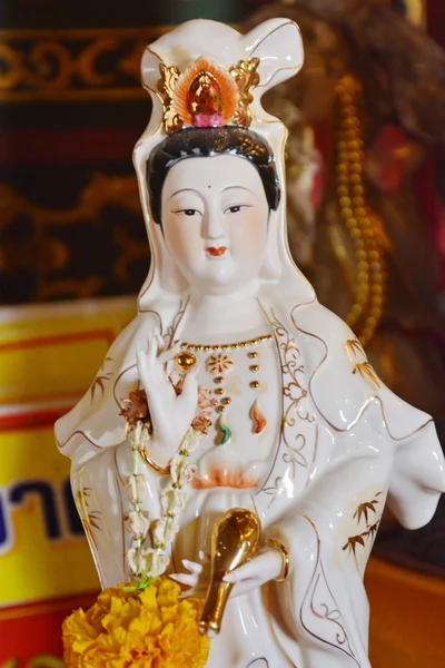 Belle statue de Bouddha du temple en Thaïlande . — Photo