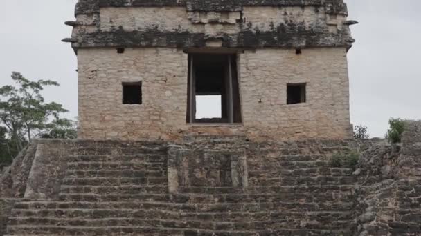 Пирамида Дзибильчалтун Возле Мериды Мексика — стоковое видео