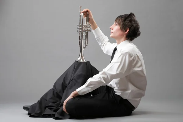 Portrait of a young man and his Trumpet — Stock Photo, Image