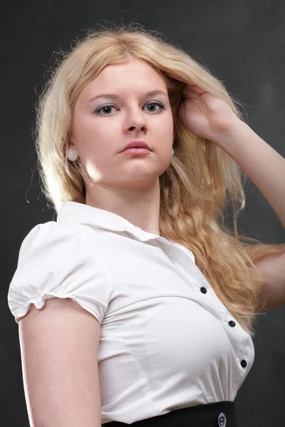 Retrato de hermosa mujer rubia — Foto de Stock