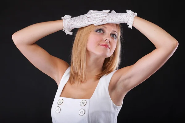 Retrato hermosa mujer en guantes blancos — Foto de Stock