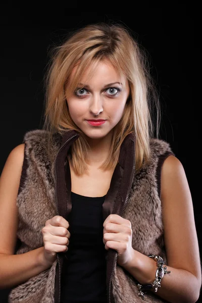 Portrait beautiful Young sexy woman wearing fur — Stock Photo, Image