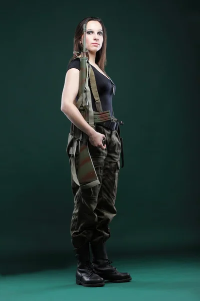 Armée Femme Avec Pistolet - Belle femme avec du plastique fusil — Photo