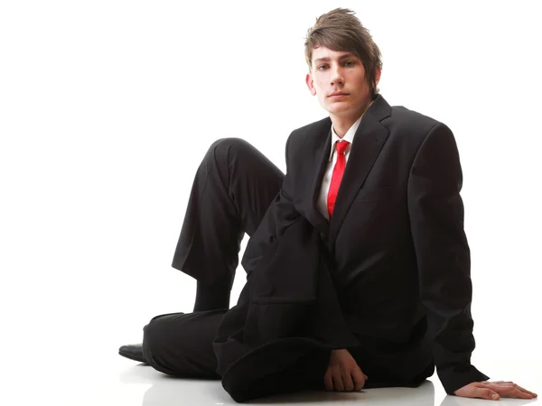 Jovem homem de negócios preto terno casual tie no fundo branco — Fotografia de Stock