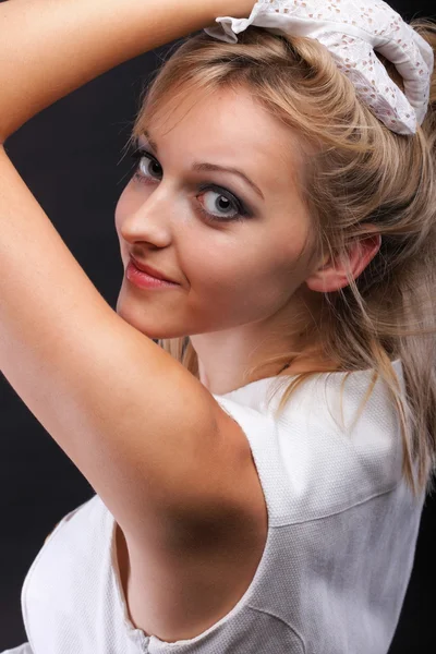 Retrato mulher bonita em luvas brancas — Fotografia de Stock