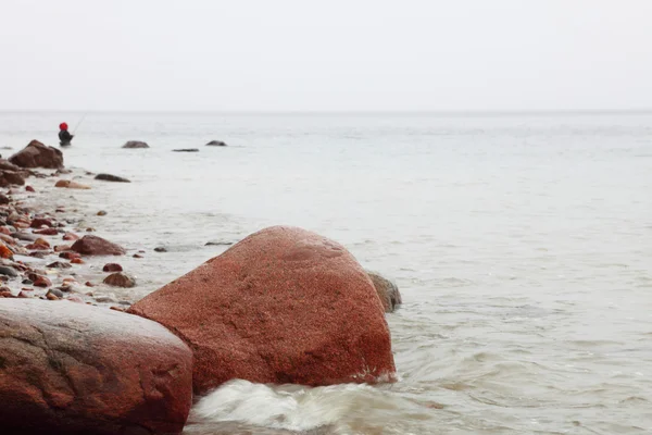 Deniz suyu sonbahar deniz balıkçı taşlar — Stok fotoğraf