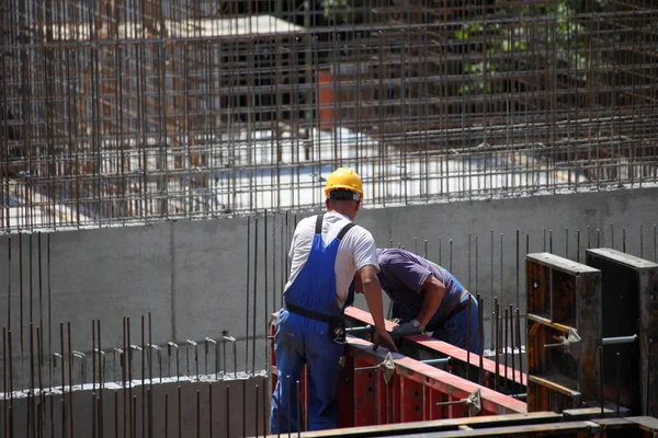 Trabalhador no local de trabalho — Fotografia de Stock