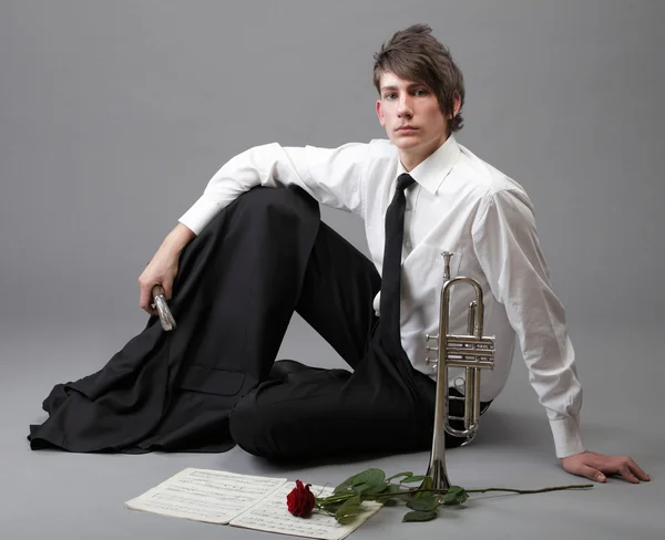 Portrait young man enamoured love Trumpet — Stock Photo, Image