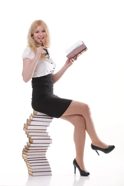 Mulher bonita com livros fundo branco — Fotografia de Stock