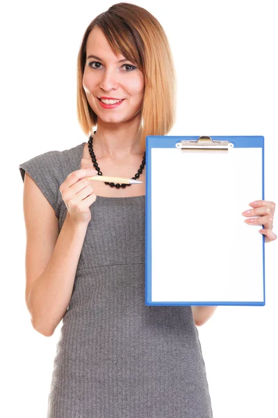 Young business woman standing with her clipboard isolated — Stock Photo, Image