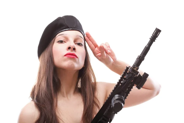 Menina segurando Rifle islated no fundo branco — Fotografia de Stock