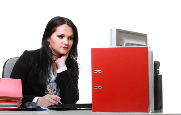 Mulher de negócios moderno sentado na mesa de escritório — Fotografia de Stock