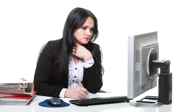 Modern affärskvinna som sitter vid office skrivbord — Stockfoto
