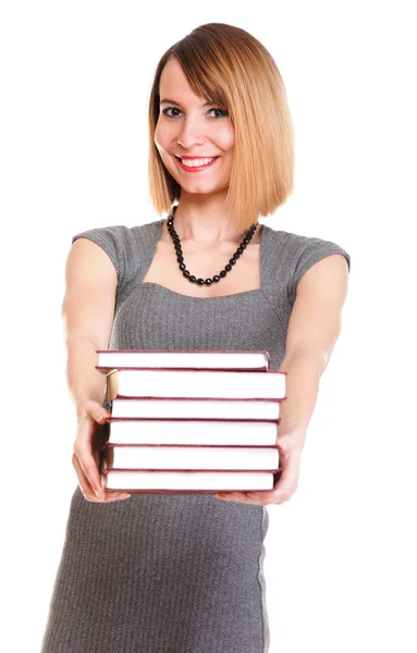 Krásná mladá žena s červenými knihami izolované — Stock fotografie