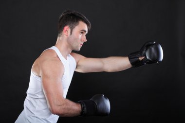 portre sporcu boxer studio koyu arka plan