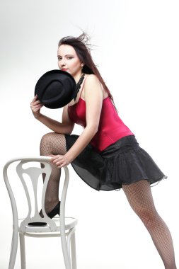 showgirl kadın dans izole kırmızı korse sandalye beyaz
