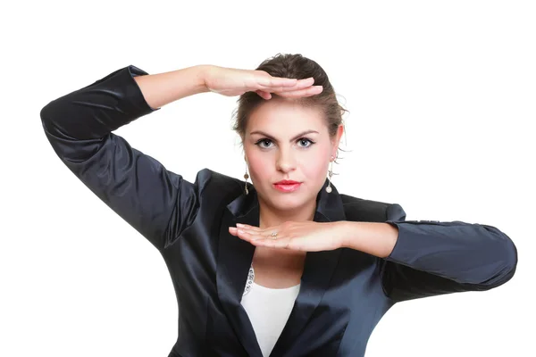 Mujer de negocios haciendo un marco de mano, aislado — Foto de Stock