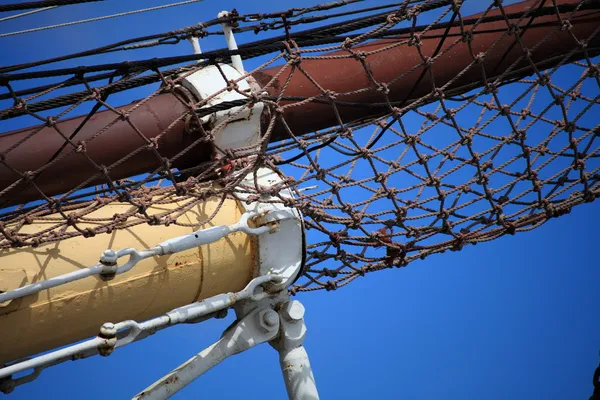 Masts and rope of sailing ship. — Stock Photo, Image