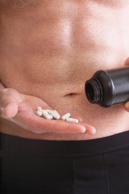 ilaç tablet kutuları takviyeleri adam izole sürükleyin