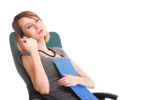 Jovem mulher de negócios sentado com sua área de transferência isolada — Fotografia de Stock