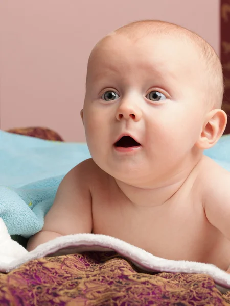 6 ヶ月の男の子の赤ちゃん — ストック写真