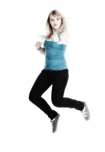 Jonge vrouwelijke gelukkig vrouw springen met armen omhoog geïsoleerde — Stockfoto
