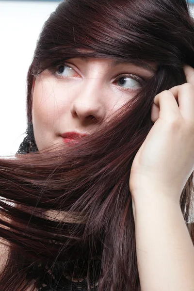 Piękna brunetka dama długie włosy — Zdjęcie stockowe