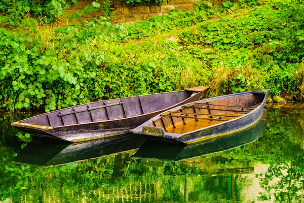 Barcos Amarrados Agua Del Río —  Fotos de Stock