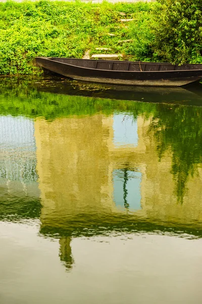 Barco Amarrado Agua Del Río —  Fotos de Stock